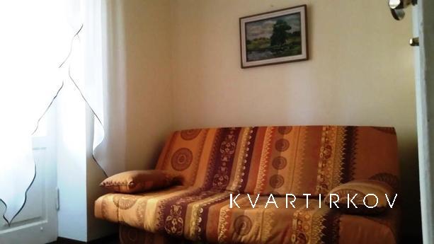 Zoloti Vorota, B. Khmelnitsky, 32, Kyiv - apartment by the day