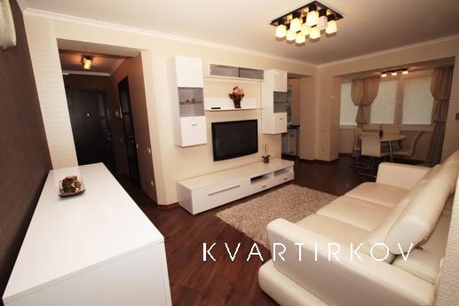 The apartment is located between Avenue of Kirov and the Her