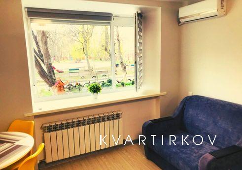 One-Room Apartment Near Sofievsk, Uman - apartment by the day