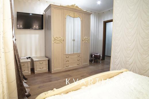 VIP apartment for rent, Chernomorsk (Illichivsk) - apartment by the day