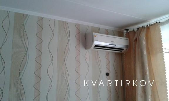 1 com sq. daily, without commission, Chernomorsk (Illichivsk) - apartment by the day