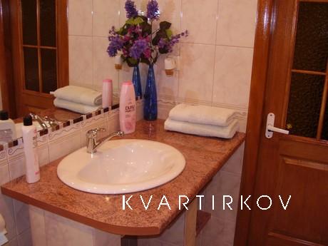 Kherson apartment, Kherson - apartment by the day