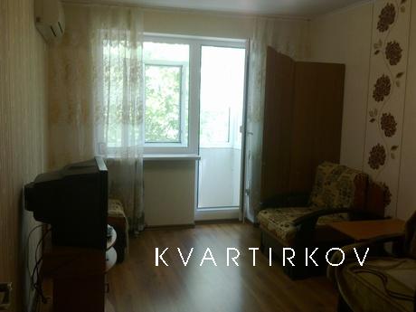 Rent 2-bedroom apartment with a good repair in Alushta in Ch
