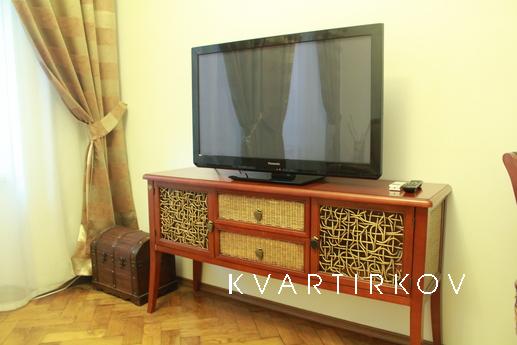 apartment in Odessa center, Odessa - apartment by the day