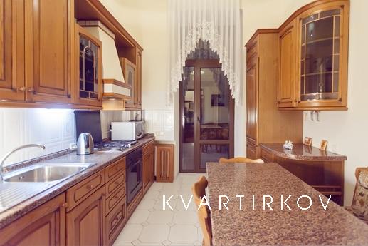 Rent apartments in Kiev center, Kyiv - apartment by the day