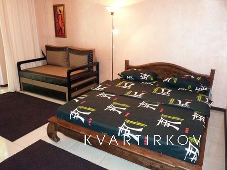Однокімнатний люкс в центрі Севастополя, Севастополь - квартира подобово