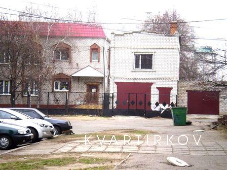 Квартира  посуточно в центре Николаева, отдельно стоящая, ме