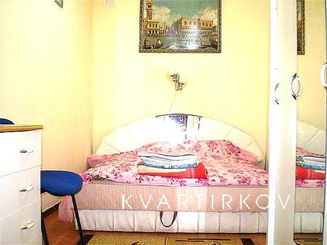 Недорого посуточно двушка в Николаеве, Николаев - квартира посуточно
