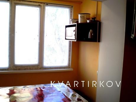 Недорогая посуточная квартира - студия в городе Николаеве, в