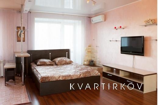 Luxury studio apartment, center, Zhytomyr - apartment by the day