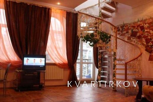 шикарный 2 -х этажный пентхаус в самом сердце Киева удивит В