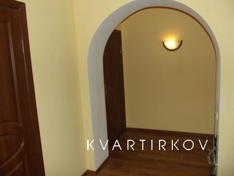I rent a new private home in the center, Truskavets - apartment by the day