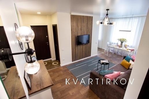 I rent a 3 bedroom suite in the city cen, Mykolaiv - apartment by the day