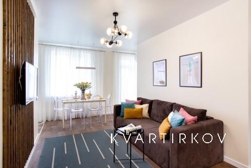 I rent a 3 bedroom suite in the city cen, Mykolaiv - apartment by the day