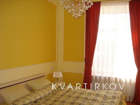 KHRESCHATIK 25, Kyiv - apartment by the day