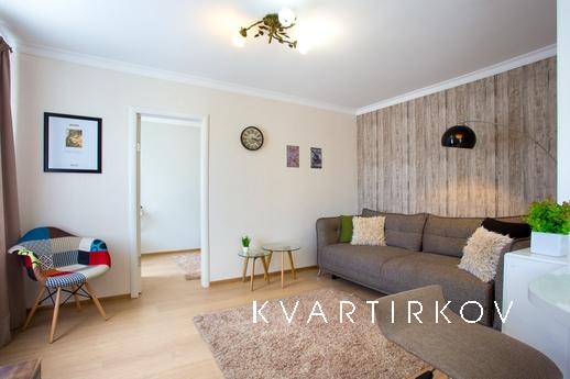 Квартира з дизайнерським ремонтом в цент, Миколаїв - квартира подобово