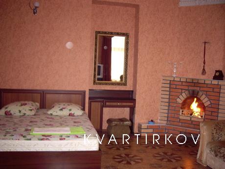 Квартира расположена в центре Николаева.Отличный ремонт,инди