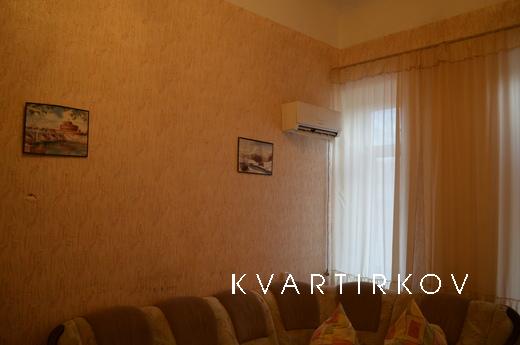 Artema, Dnipro (Dnipropetrovsk) - apartment by the day