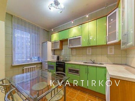 VIP апартаменты возле метро Левобережная, Киев - квартира посуточно