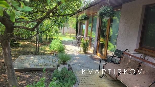 Будинок в хорошому для відпочинку місті в 10 хвилинах від те