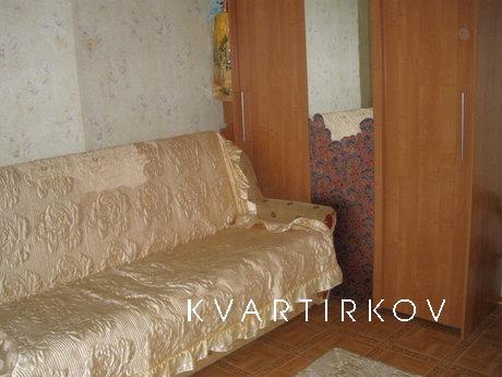 Квартира с косметическим ремонтом. Современный шкаф купе, ди