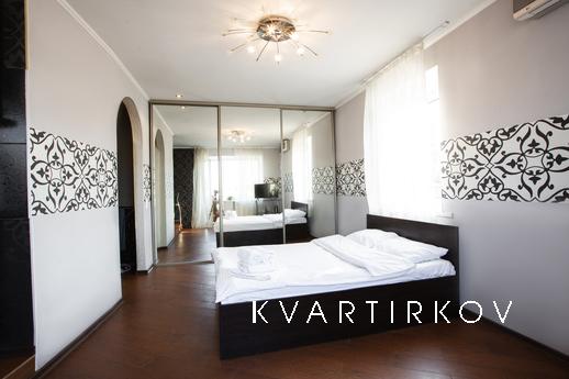 Beautiful apartment m. 23 August, Kharkiv - apartment by the day