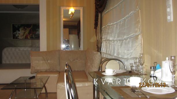 3-bedroom apartment with  perfect repair, Chernihiv - apartment by the day