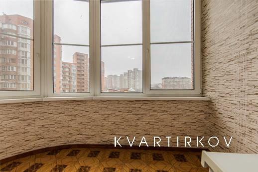 2-х кімнатна біля метро Академмістечко, Київ - квартира подобово