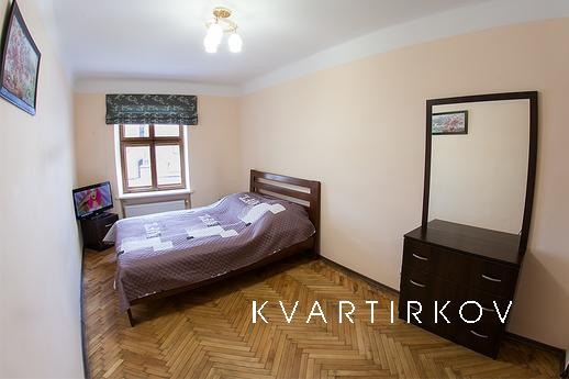 Modern apartment on ploschyadi Market!, Lviv - apartment by the day