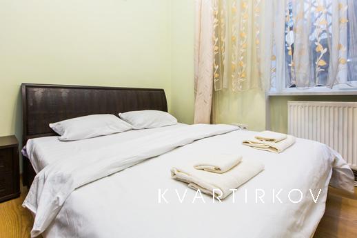 Сдается посуточно двухуровневая квартира (на первом уровне р