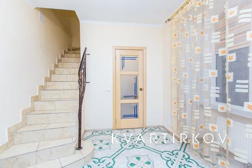 Двухуровневая квартира (Замарстиновська), Львов - квартира посуточно