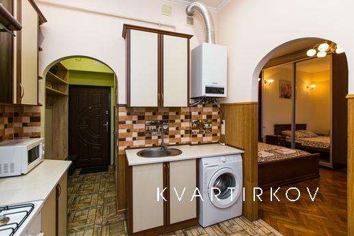Comfortable apartment in the center of L, Lviv - apartment by the day