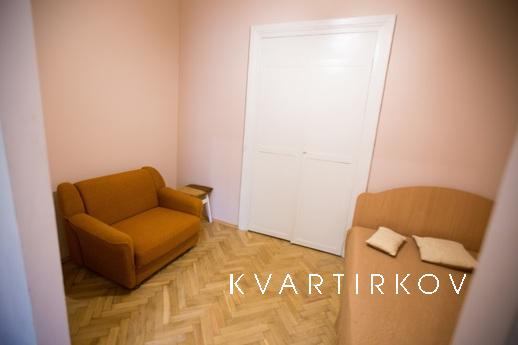 Квартира біля ЖД вокзалу у Львові, Львів - квартира подобово
