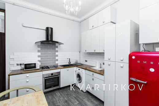 Apartment in the English style in the ce, Lviv - apartment by the day
