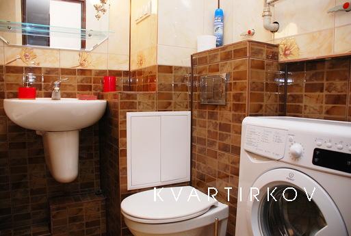 5 mins. Railways Station 2 bedroom., Kyiv - apartment by the day