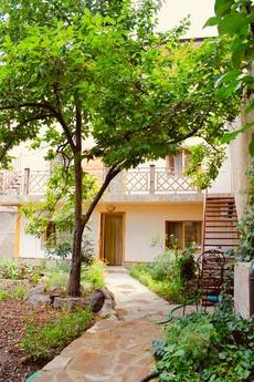 Two-room suite with a balcony, Yalta - apartment by the day