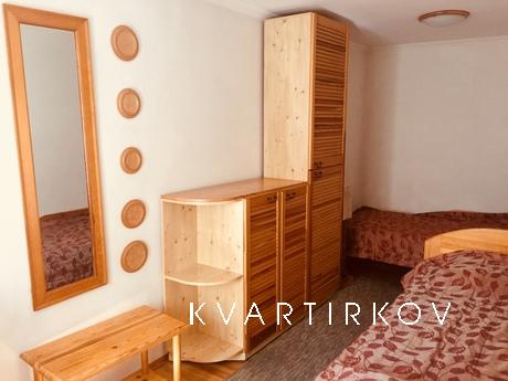 Two-room suite with a balcony, Yalta - apartment by the day