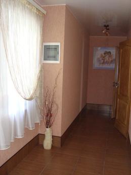 We invite you to rest in a mini-boarding, Henichesk - apartment by the day