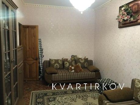 Здаю в своєму приватному будинку кімнати, Чорноморськ (Іллічівськ) - квартира подобово