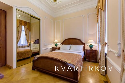 Cozy apartment in the very center, Санкт-Петербург - квартира подобово