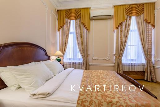 Cozy apartment in the very center, Санкт-Петербург - квартира подобово