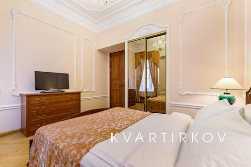 Cozy apartment in the very center, Санкт-Петербург - квартира подобово