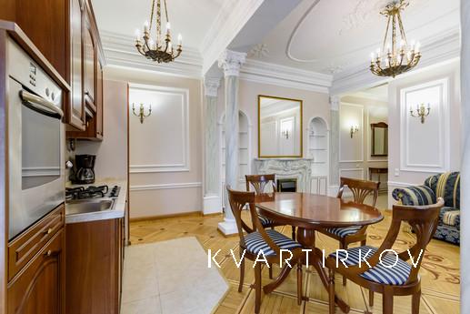 Cozy apartment in the very center, Санкт-Петербург - квартира подобово