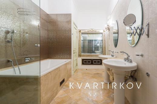 Luxury apartment with garden view, Санкт-Петербург - квартира подобово