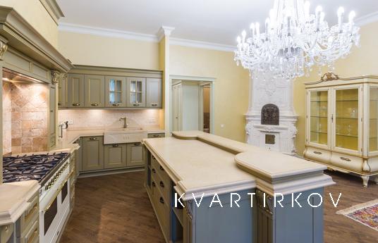 Luxury apartment with garden view, Санкт-Петербург - квартира подобово