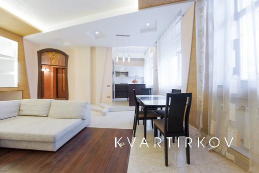 VIP apartments on Italian 33, Saint Petersburg - apartment by the day