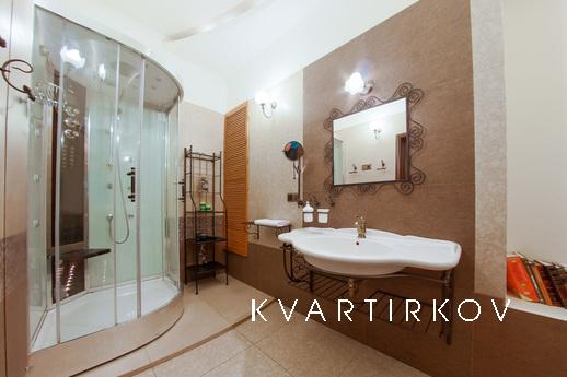 VIP apartments on Italian 33, Saint Petersburg - apartment by the day