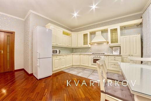 Two bedroom
Address:Nevsky Prospekt 168
District:Central
Flo