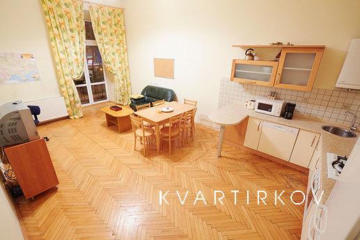 Apart. with 3 вedroom in centre, Lviv - apartment by the day
