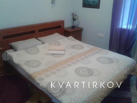 3-bedroom apartment in the heart of Kiev. Minute to ul.Kresc